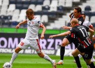 关键时刻德甲传出新动向，斯图加特单刀错失，管理层表态：气氛紧张，更衣室氛围转暖(德甲法兰克福vs斯图加特)-3377体育